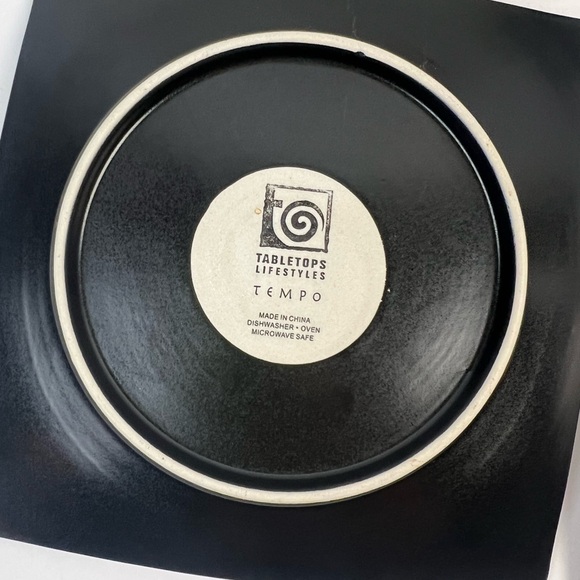 Tabletops Lifestyles Set of 4 Square Salad Plates - Picture 3 of 4